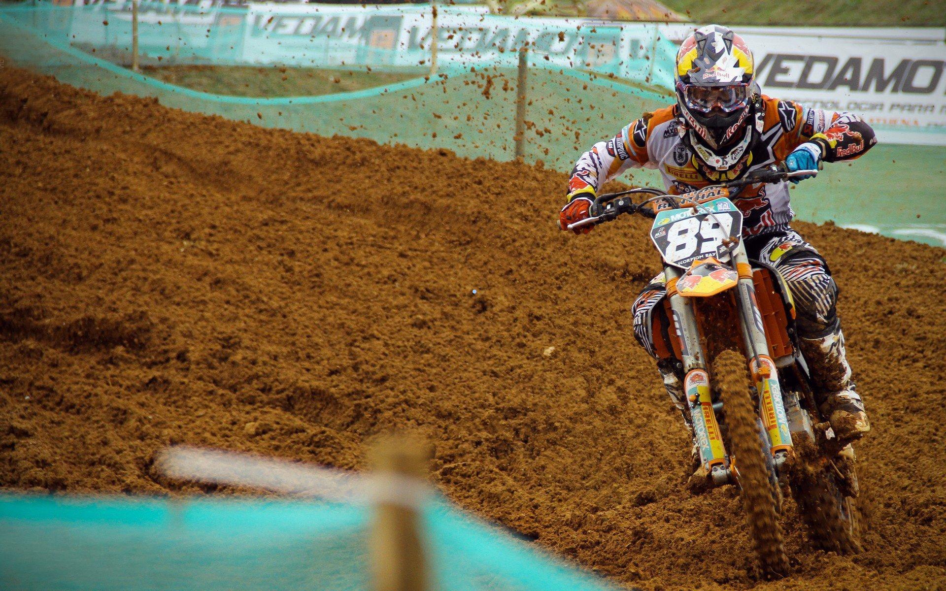 巴萨官宣青训瑰宝巴尔德吉晋升一线队，西超杯决赛将改披19号战袍开启新篇章